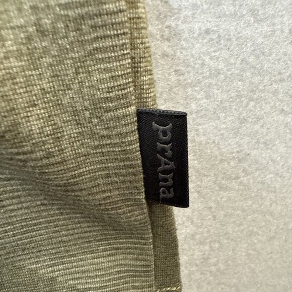 Prana Top Women’s Size XL Camo Printed Long Sleeve Pullover Tee Shirt Athleisure - Picture 3 of 9